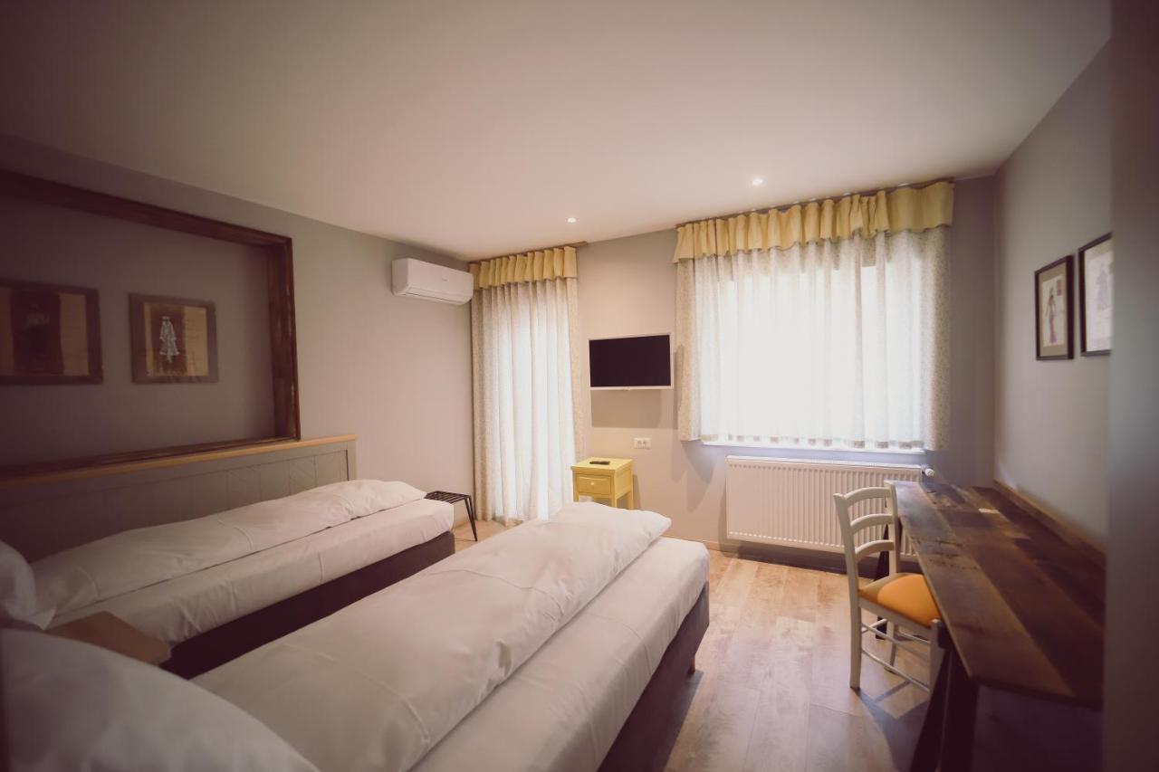 Villa Piazzetta Bacău Екстериор снимка