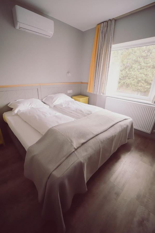 Villa Piazzetta Bacău Екстериор снимка