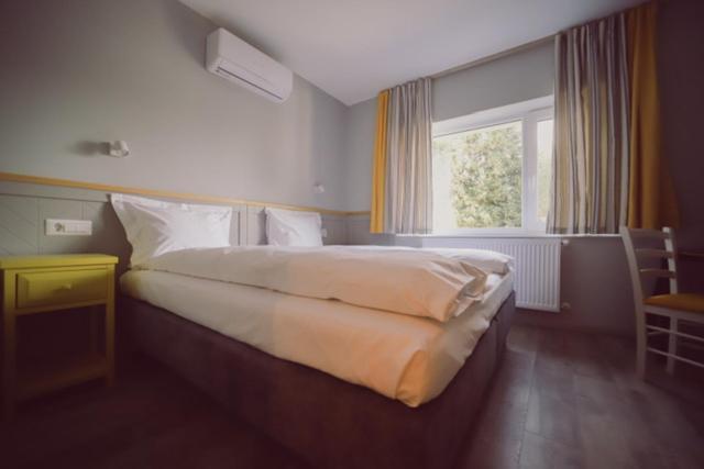 Villa Piazzetta Bacău Екстериор снимка